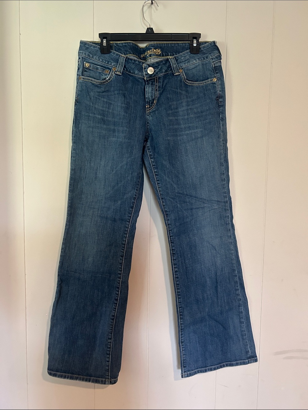 American Eagle Outfitters Women's Wide-Leg Jeans in Medium Blue Vintage
